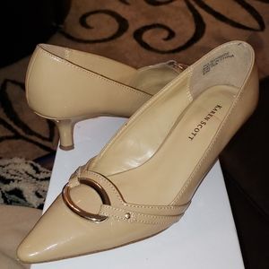 NUDE HEELS